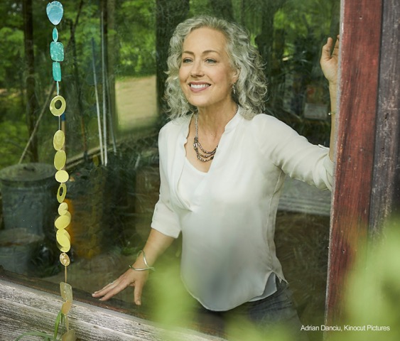 Enjoy an evening of "Healthy" conversations with Pilar Gerasimo.